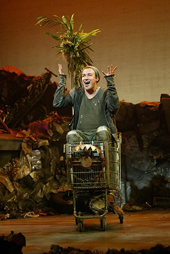 Caesar Samayoa in Goodspeed's The Roar of the Greasepaint. (c)Diane Sobolewski.