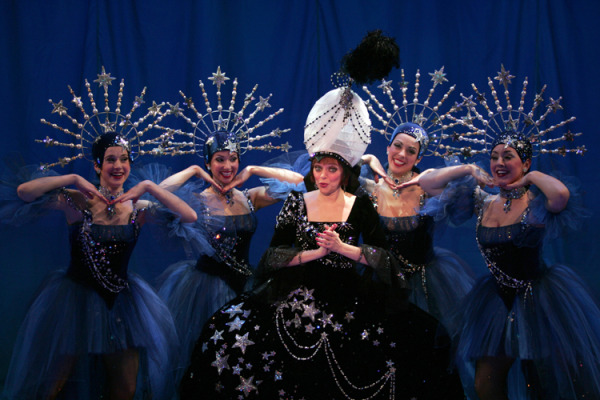 Judy Blazer with Melissa Steadman, Kim Sava, Erin Denman, and Kellyn Uhl of Goodspeed's MAME. (c) Diane Sobolewski