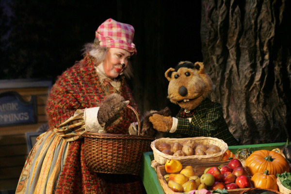 Kathy Fitzgerald and David Stephens in Goodspeed's Emmet Otter. (c) Diane Sobolewski.